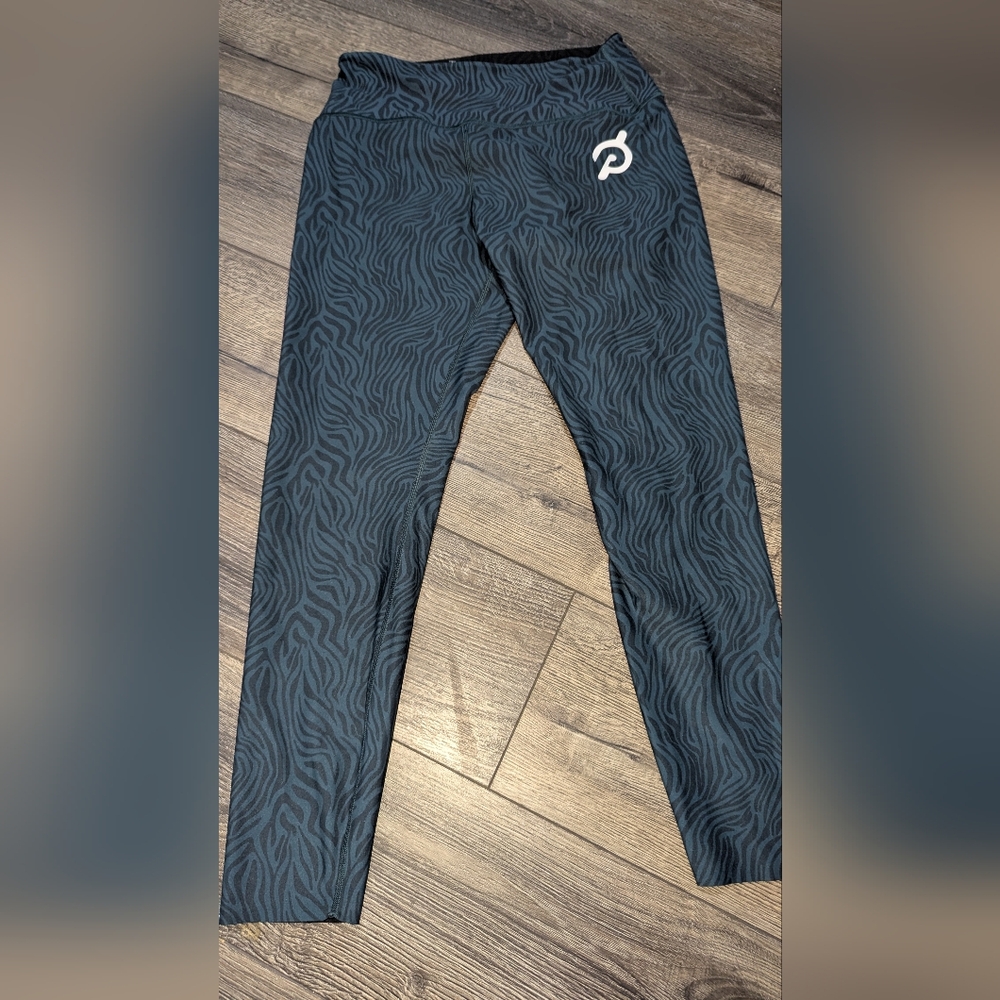 Peleton Size Small - image 1